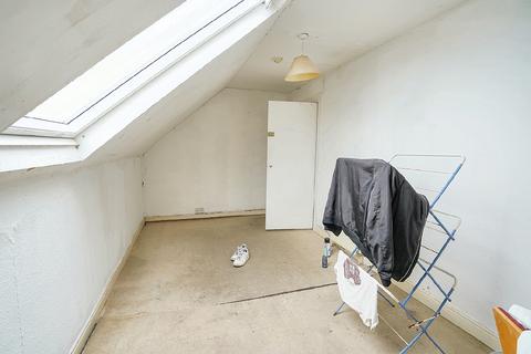 8 Adderbury Grove, Hull, HU5 1AS