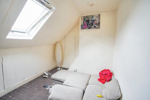 8 Adderbury Grove, Hull, HU5 1AS