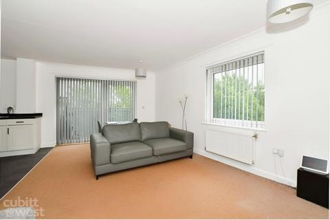 2 bedroom apartment to rent, Otter Drive Carshalton SM5