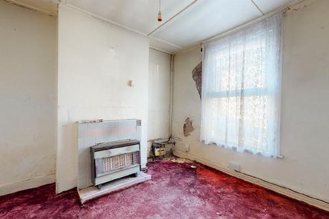 2 bedroom end of terrace house for sale, 17 Elliott Street, Gravesend, Kent