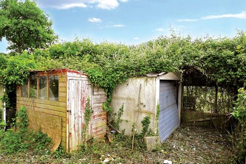 Garage for sale, Garage to the Rear of 25 Lesford Road, Reading