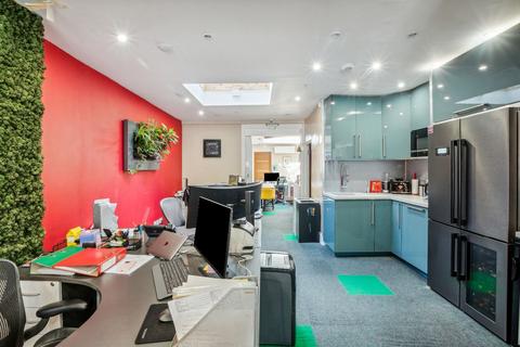 Office to rent, Shop Castelnau, London