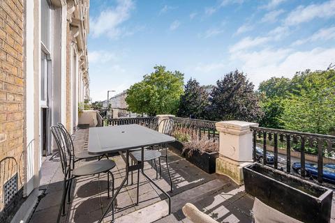 2 bedroom flat for sale, Gloucester Terrace, Bayswater, London, W2
