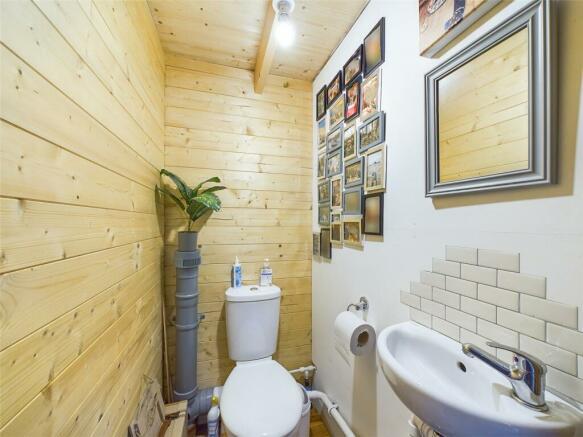 Garden room wc.jpeg