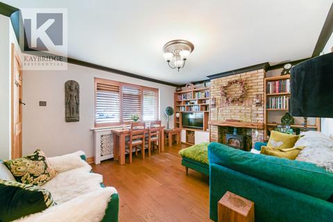 51 Browning Avenue, Worcester Park, KT4 8AY