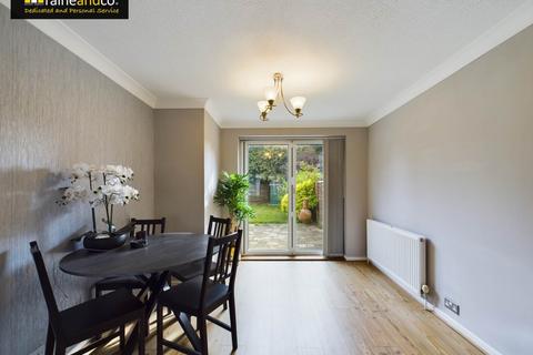 3 bedroom semi-detached house for sale, Northlands, Potters Bar