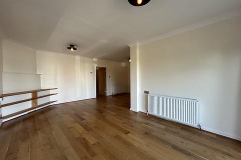 2 bedroom flat to rent, Bridport