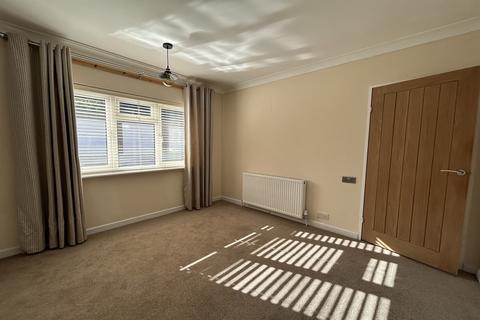 2 bedroom flat to rent, Bridport