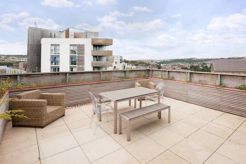 3 bedroom flat to rent, Embankment House, 7 Fleet Street BN1