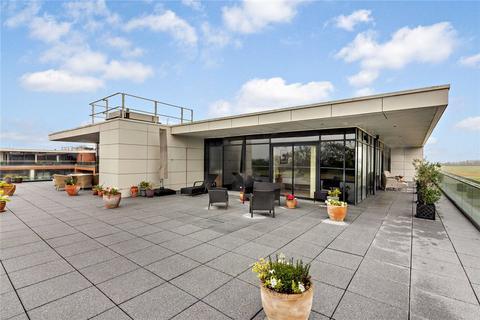 3 bedroom penthouse for sale, Racecourse Road, Newbury, Berkshire, RG14