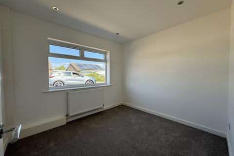 2 bedroom bungalow for sale, Lapwing Close, Eastbourne, East Sussex, BN23