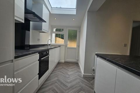 13 Pontrhondda Road, Tonypandy, CF40 2SZ