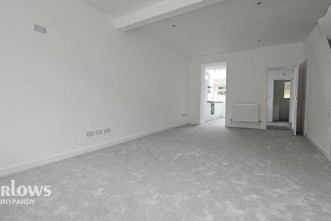 13 Pontrhondda Road, Tonypandy, CF40 2SZ