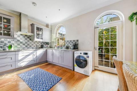 3 bedroom terraced house for sale, Frederick Square, SE16