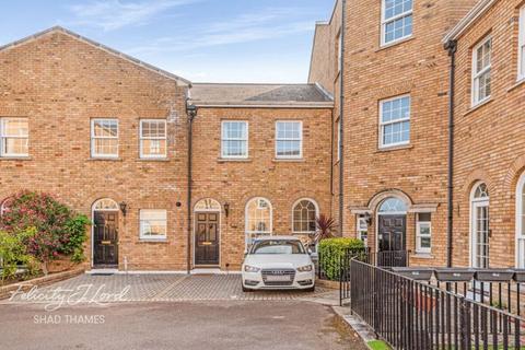 3 bedroom terraced house for sale, Frederick Square, SE16