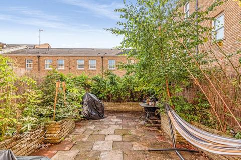 3 bedroom terraced house for sale, Frederick Square, SE16