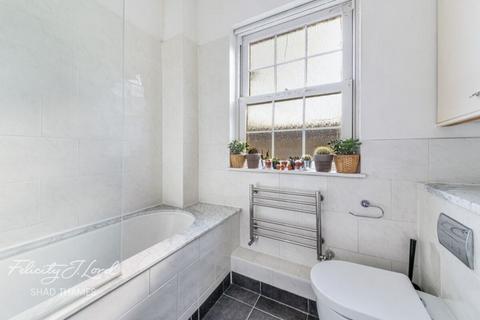8 Frederick Square, London, SE16 5XR