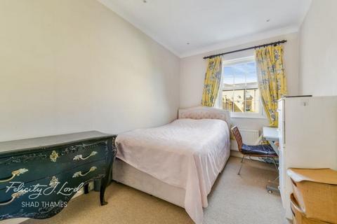 8 Frederick Square, London, SE16 5XR