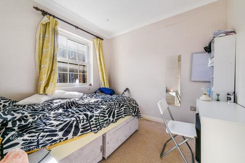 8 Frederick Square, London, SE16 5XR