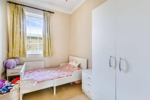 8 Frederick Square, London, SE16 5XR