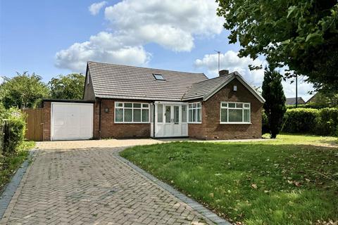 4 bedroom detached bungalow to rent, Green Gate, Hale Barns, Altrincham