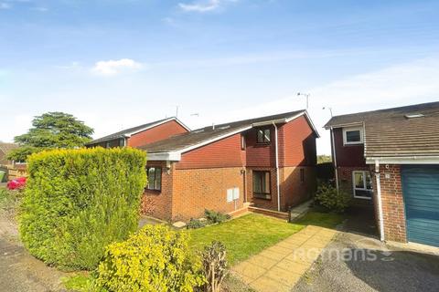 3 bedroom semi-detached house for sale, Cedar Close, Kings Worthy, Winchester