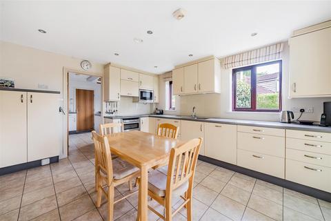 4 bedroom bungalow for sale, Sheldon, Honiton