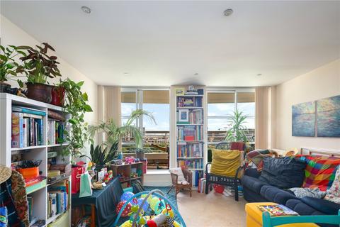 1 bedroom flat to rent, Barrier Point Road, London, E16