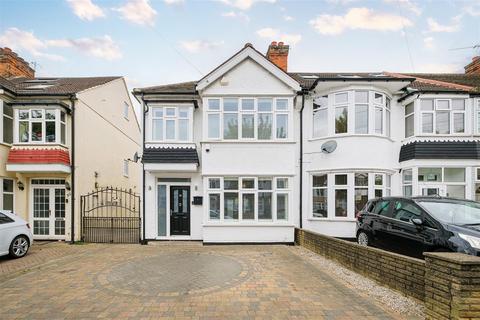 3 bedroom end of terrace house for sale, Rolls Park Road, Chingford