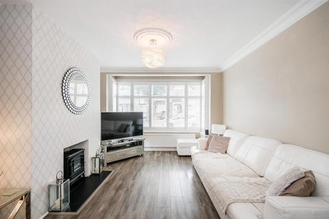 3 bedroom end of terrace house for sale, Rolls Park Road, Chingford