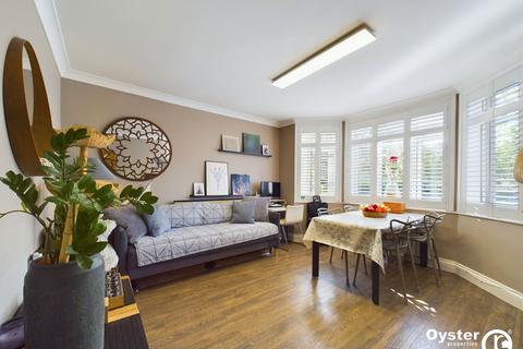 2 bedroom ground floor flat for sale, Warwick Road, Tewkesbury Court Warwick Road, N11