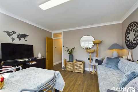 2 bedroom ground floor flat for sale, Warwick Road, Tewkesbury Court Warwick Road, N11