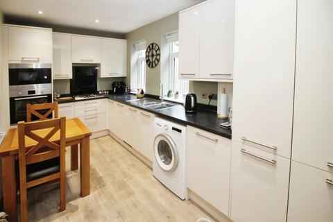 332 Kings Road, Bradford, BD2 1NH