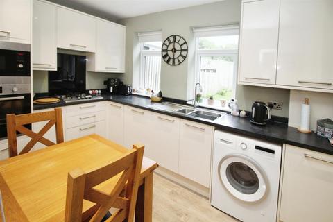 332 Kings Road, Bradford, BD2 1NH