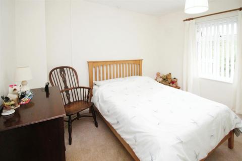 332 Kings Road, Bradford, BD2 1NH