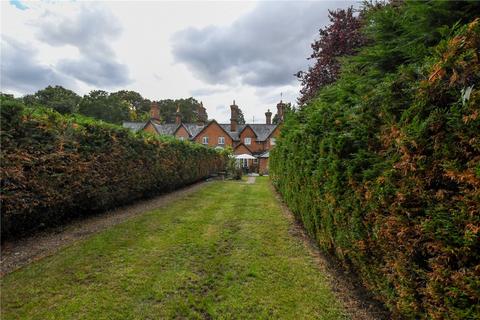 3 bedroom terraced house for sale, Bearwood Road, Wokingham RG41