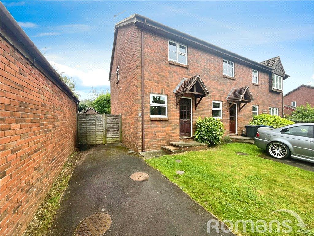 St. Peters Gardens, Wrecclesham, Farnham 2 bed end of terrace house for