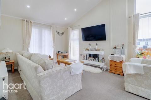 2 bedroom park home for sale, The Oaks, WICKFORD