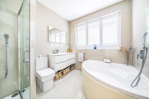 160 Avery Hill Road, London, SE9 2EY