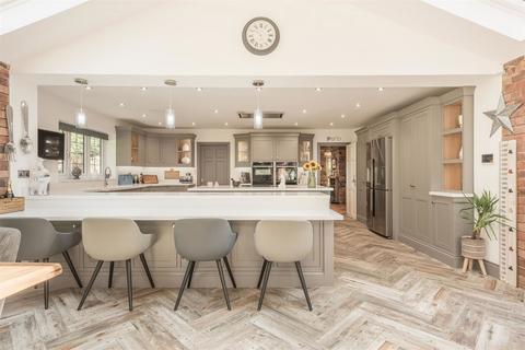 15 Applecross, Four Oaks, Sutton Coldfield, B74 2RD