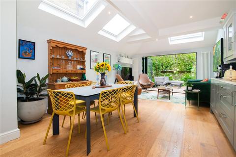 25 Rowlls Road, Kingston Upon Thames, KT1 3ET
