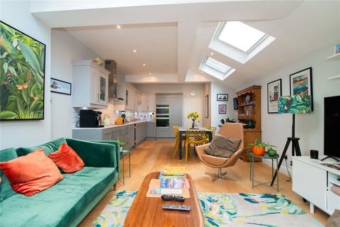 25 Rowlls Road, Kingston Upon Thames, KT1 3ET