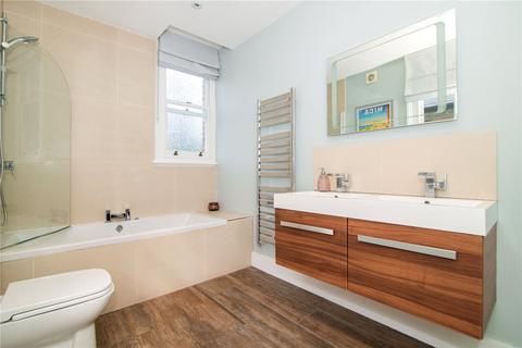 25 Rowlls Road, Kingston Upon Thames, KT1 3ET