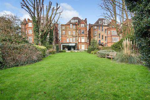 3 bedroom apartment for sale, Lyndhurst Gardens, Hampstead, London