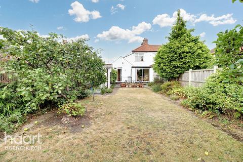 3 bedroom semi-detached house for sale, Slewins Lane, HORNCHURCH