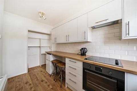 Studio for sale, The Avenue, Surbiton