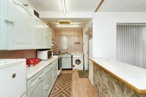 9 Hughenden Road, Worcester Park, KT4 8DD