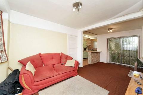 9 Hughenden Road, Worcester Park, KT4 8DD