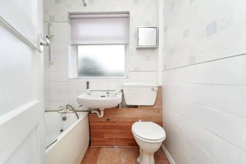9 Hughenden Road, Worcester Park, KT4 8DD