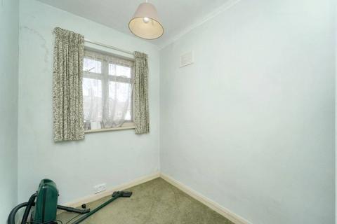9 Hughenden Road, Worcester Park, KT4 8DD